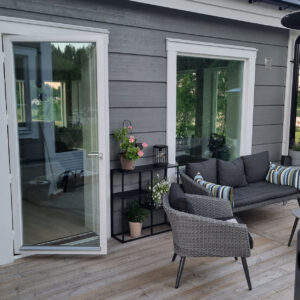 Enkelbåge dörr utåtgående