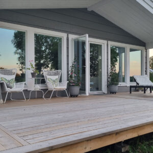 Enkelbåge fönster utåtgående