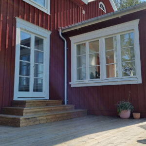 Kopplad fönsterdörr utåtgående