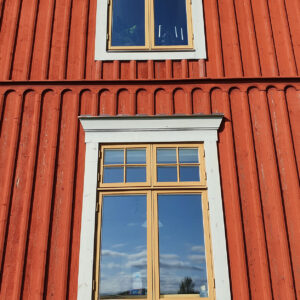 Kopplat fönster utåtgående