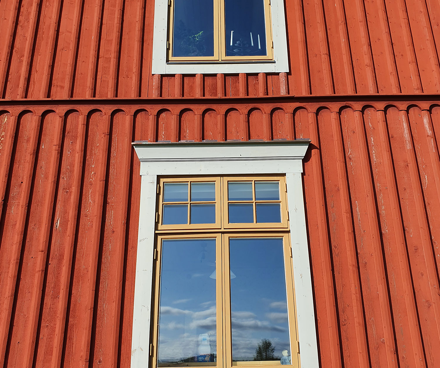 Kopplat-fönster-utåtgående-undersida